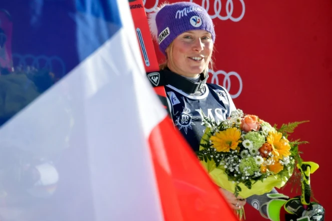 La joie de la Française Tessa Worley sur le podium après sa victoire en slalom géant à Lenzerheide, le 27 janvier 2018