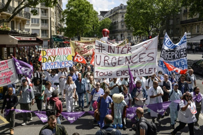 Manifestation des personnels des urgences à l'appel du collectif Inter-Urgences le 6 juin 2019 à Paris