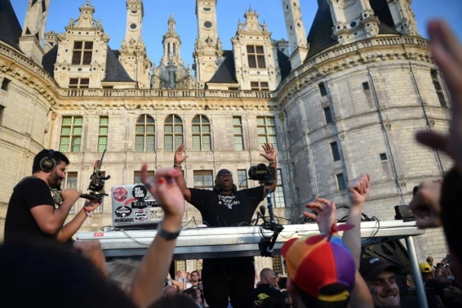 Le DJ britannique Carl Cox mixe dans les jardins du château de Chambord, le 16 juillet 2018