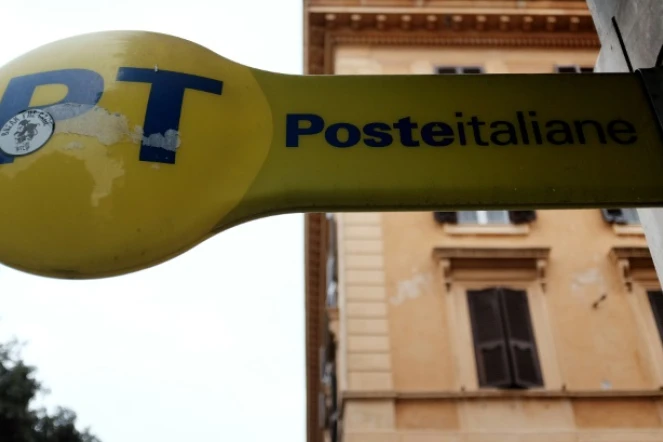 Une enseigne de la poste italienne, Poste Italiene, le 13 octobre 2015 à Rome