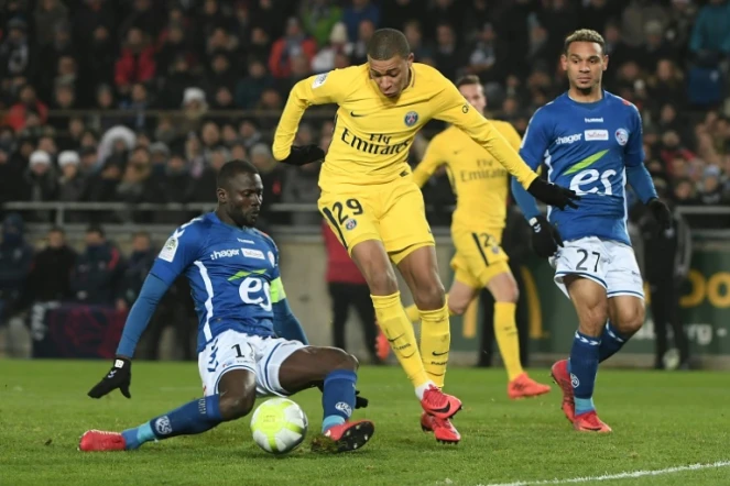 Kylian Mbappé et le PSG, opposés à Strasbourg en championnat, le 2 décembre 2017, vont retourner à La Meinau pour la Coupe de la Ligue