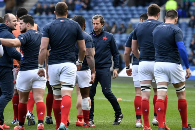 Le sélectionneur du XV de France Fabien Galthie durant l'échauffement avant le match Ecosse-France du Tournoi des six nations le 8 mars 2020