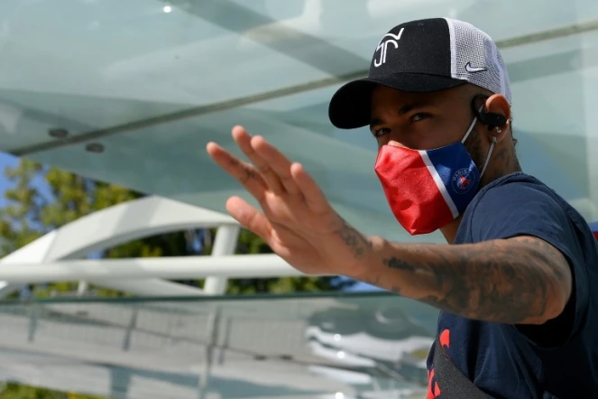 L'attaquant du PSG Neymar à la sortie de son hôtel à Lisbonne, le 21 août 2020