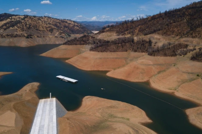 Le niveau du lac d'Oroville, deuxième plus grand barrage de Californie qui alimente en eau une grande partie de l'Etat, est déjà moitié moins élevé que la normale le 24 mai 2021