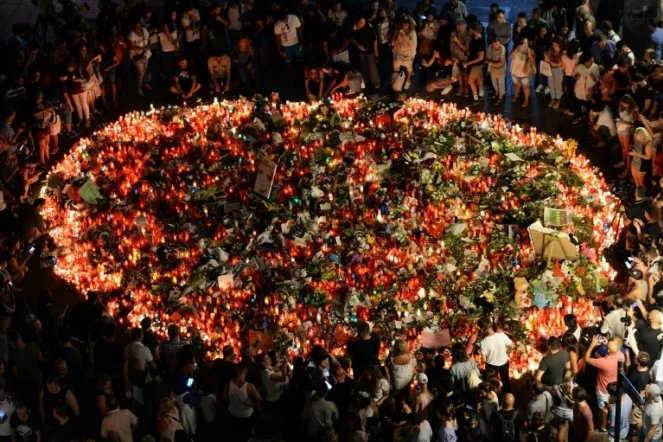 Hommage le 19 août 2017 à Barcelone aux victimes de l'attaque sur Las Ramblas qui a fait 13 morts et plus d'une centaine de blessés