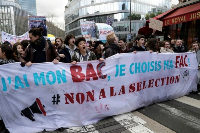 Des manifestants contre la réforme du bac à Paris le 1er février 2018