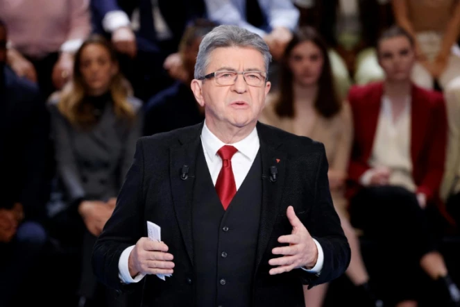 Jean-Luc Melenchon pendant l'émission "La France face a la guerre" diffusée sur TF1, à Saint-Denis, près de Paris, le 14 mars 2022