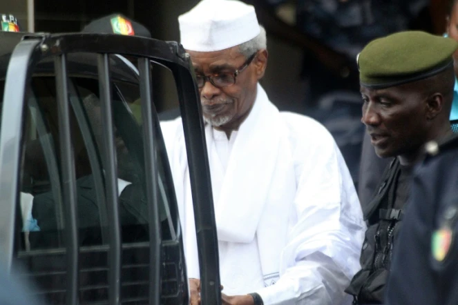 L'ex-président tchadien Hissène Habré (en blanc), le 2 juillet 2013 à Dakar