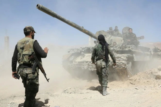 Les forces prorégime avancent en direction de Douma, dernière poche rebelle aux portes de Damas, le 7 avril 2017