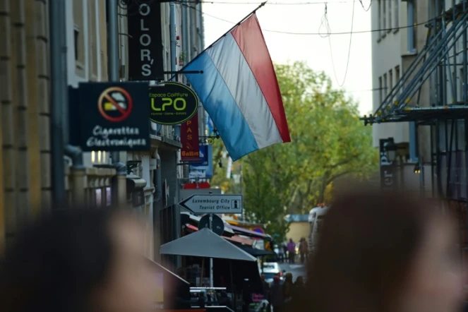 Le drapeau luxembourgeois  dans les rues de Luxembourg, le 10 novembre 2014