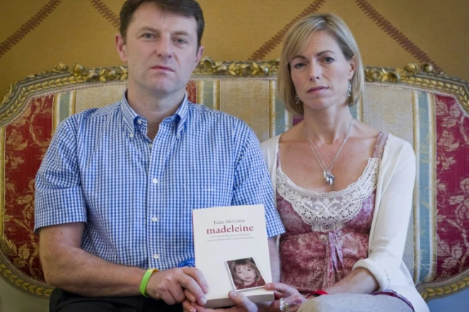 Gerry (G) et Kate McCann dont la fille Madeleine a été enlevée il y a dix ans, dans la petite station balnéaire de Praia da Luz dans le sud du Portugal 