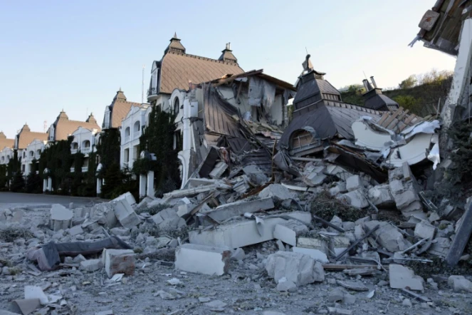 Hôtel détruit près d'une plage d'Odessa, le 8 mai 2022