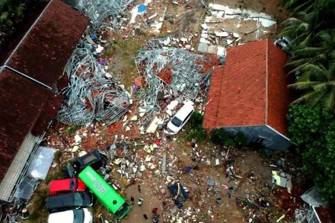 Vue aérienne de Carita après le passage du tsunami le 23 décembre 2018 en Indonésie