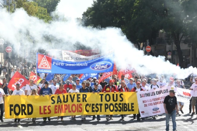 Des employés de l'usine Ford de Blanquefort manifestent contre la fermeture du site, le 22 septembre 2018 à Bordeaux