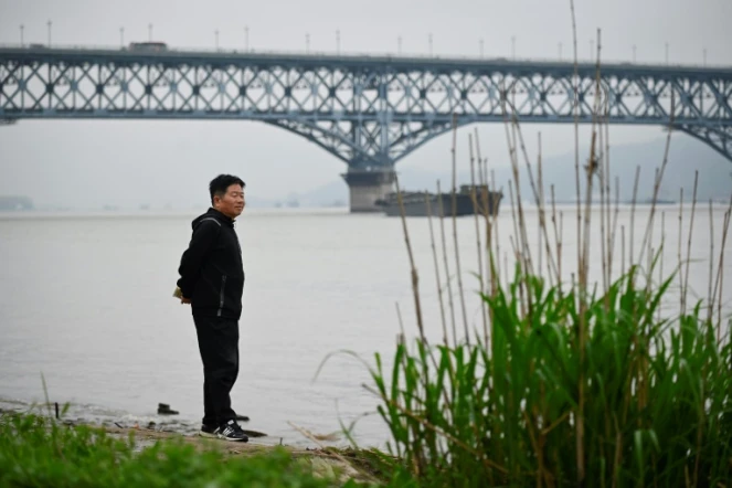 Chen Si, au bord du Yangtsé, au pied du pont de Nankin, le 1er avril 2021