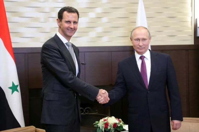 Le président russe Vladimir Poutine a rencontré lundi soir dans la station balnéaire de Sotchi (sud-ouest de la Russie) son homologue syrien Bachar al-Assad.
