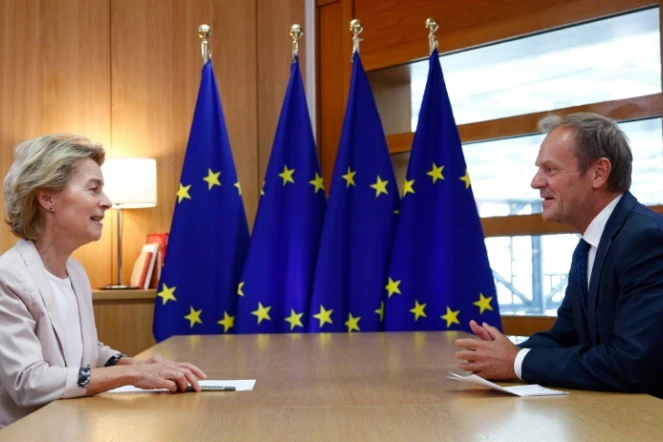 La ministre allemande Ursula von der Leyen, candidate à la présidence de la Commission, rencontrant le Président du Conseil européen Donald Tusk, le 4 juillet 2019 à Bruxelles.