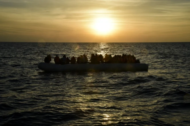 Au moins cinq migrants africains ont péri et 50 sont portés disparus après avoir été jetés jeudi par des passeurs à la mer au large du Yémen, le deuxième drame du genre en 24 heures