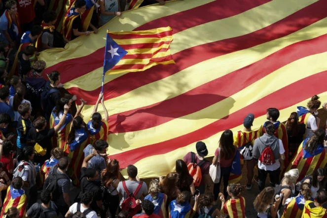 Des étudiants manifestent pour défendre le référendum d'autodétermination, le 28 septembre 2017 à Barcelone