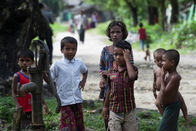 Des enfants rohingyas, le 27 septembre 2017 à Maungdaw, dans l'Etat de Rakhine, en Birmanie
