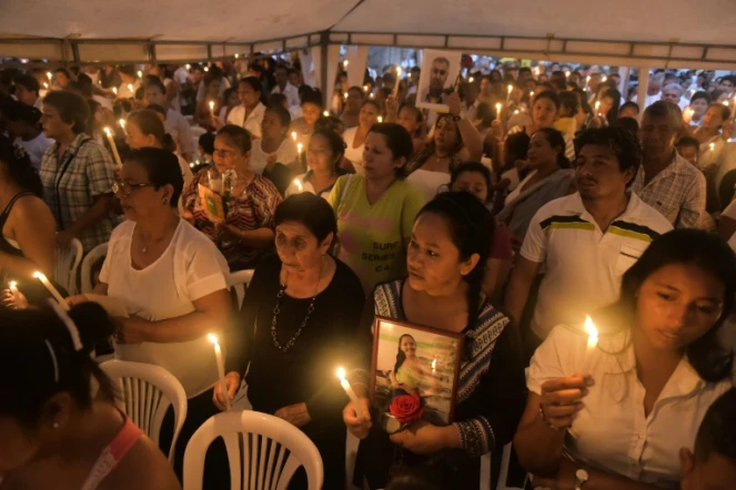 Cérémonie à la mémoire des victimes du séisme, le 16 mai 2016 à Pedernales en Equateur