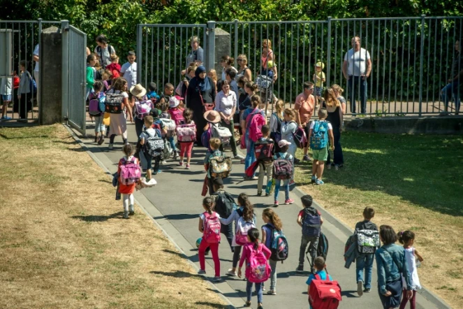 La sortie d'une école primaire dans le Nord, en juin 2017