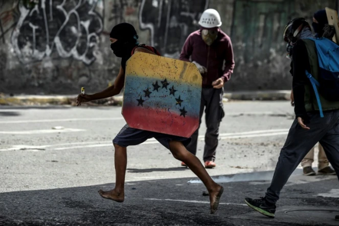 Des opposants lors d'une manifestation anti-Maduro à Caracas, le 6 juillet 2017 au Venezuela