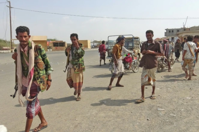 Des combattants des forces loyalistes yéménites dans la ville de Kokha, au sud du port stratégique de Hodeida, le 18 décembre 2018 