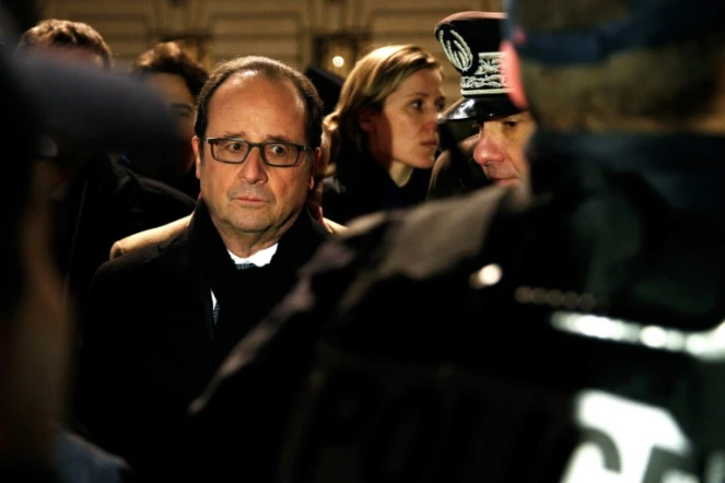 François Hollande le 31 décembre 2016 sur les Champs Elysées à Paris