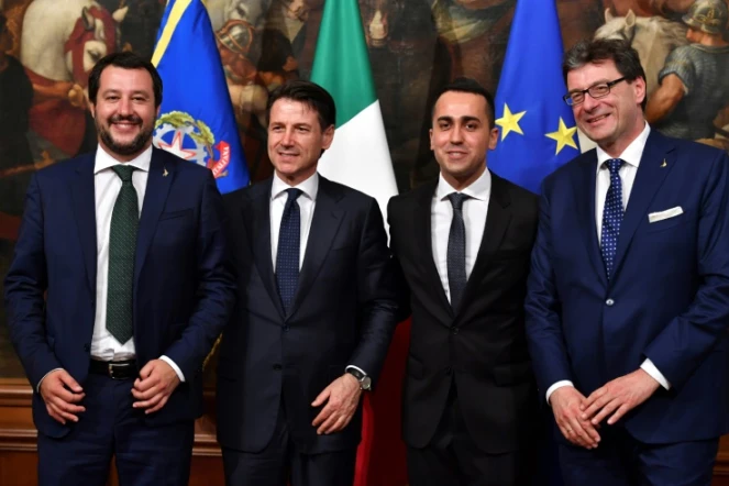 Le ministre de l'Intérieur Matteo Salvini, le Premier ministre italien Giuseppe Conte, Le ministre du Travail et de l'Industrie Luigi Di Maio (de gauche à droite) à Rome le 1er juin 2018