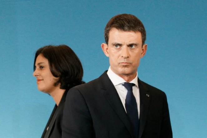 Le Premier ministre Manuel Valls et la ministre du Travail Myriam El Khomri le 4 novembre 2015 à Paris