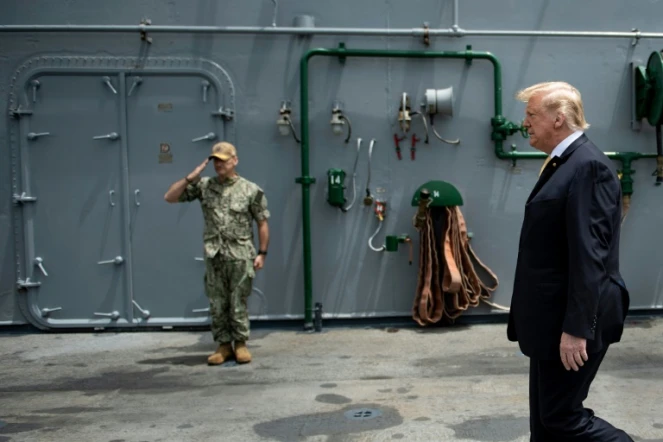 Donald Trump à bord du navire USS Wasp, le 28 mai 2019 à la base navale américaine de Yokosuka, au Japon