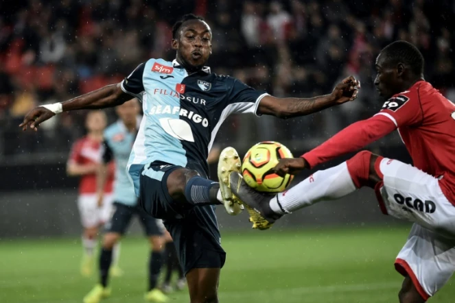 L'attaquant zimbabwéen du Havre Tino Kadewere (g) contre Valenciennes, le 10 mai 2019 au stade du Hainaut
