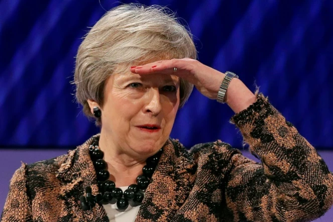 La Première ministre britannique Theresa May devant le patronat britannique le 19 novembre 2018