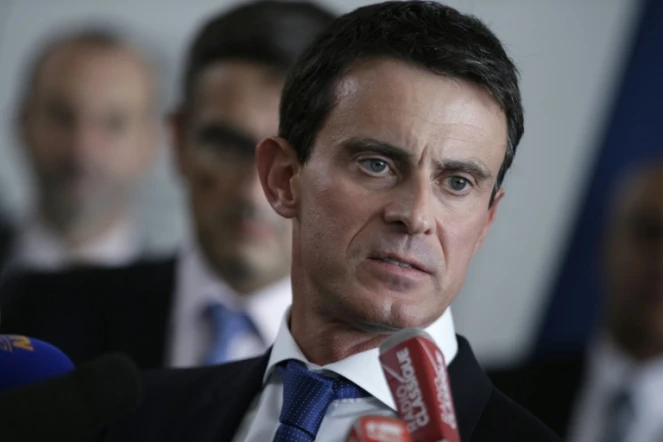 Manuel Valls au siège d'Air France le 6 octobre 2015 à Roissy-en-France