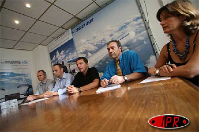Jeudi 23 novembre 2006 -

Air France et Chronopost ont signé un accord de partenariat pour le transport du fret