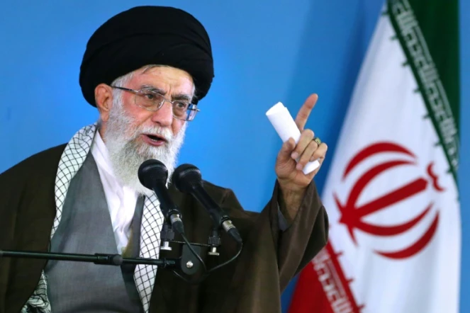 Photo officielle datant du 6 mai 2015 de l'ayatollah Ali Khamenei, à Téhéran