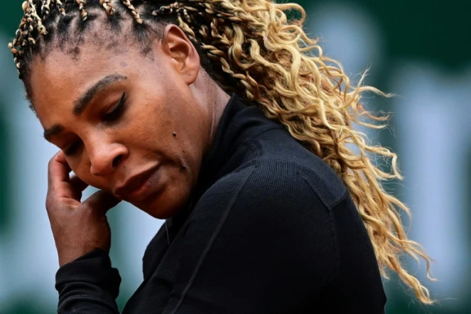 Serena Williams lors de son premier tour à Roland-Garros le 28 septembre 2020 à Paris
