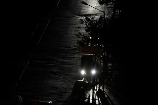Les rues de Caracas plongées dans le noir pendant une nouvelle panne d'électricité, le 29 mars 2019 au Venezuela

