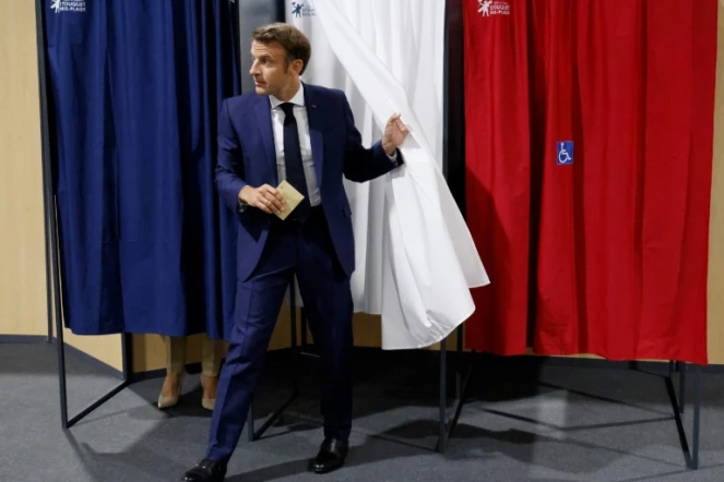 Le président français Emmanuel Macron a voté au Touquet (nord de la France), le 12 juin 2022