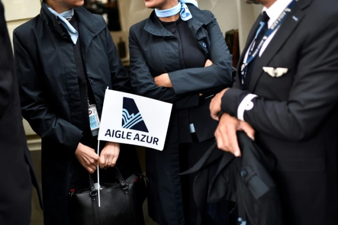 Des employés de la compagnie aérienne Aigle Azur manifestent devant le ministère des Transports, le 9 septembre 2019 à Paris