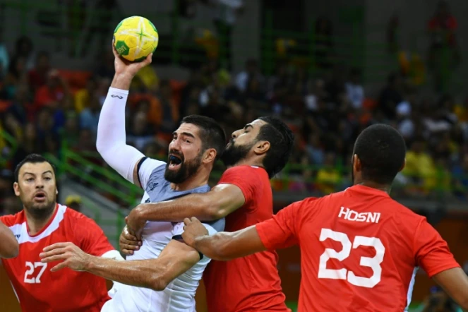 Le Français Nikola Karabatic face à la Tunisie, aux JO de Rio le 7 août 2016