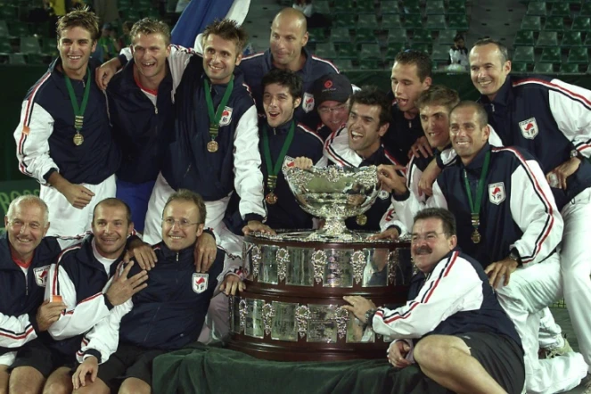 L'équipe de France victorieuse de la Coupe Davis, le 2 décembre 2001 à Melbourne