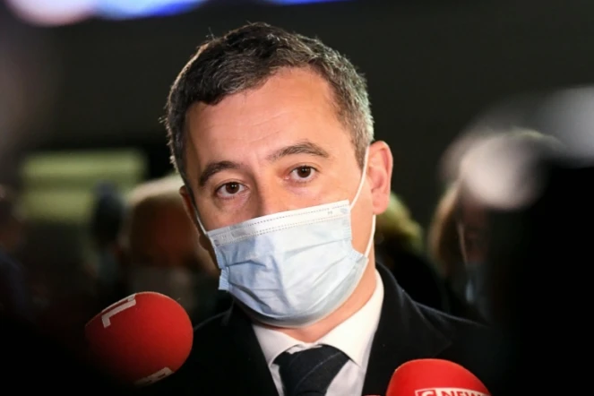 Le ministre de l'Intérieur Gérald Darmanin devant la presse à Calais, le 25 novembre 2021
