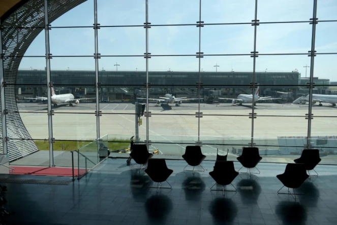 Avions sur le tarmac vus du terminal 2E de l'aéroport Roissy Charles-de-Gaulle, le 12 mai 2020