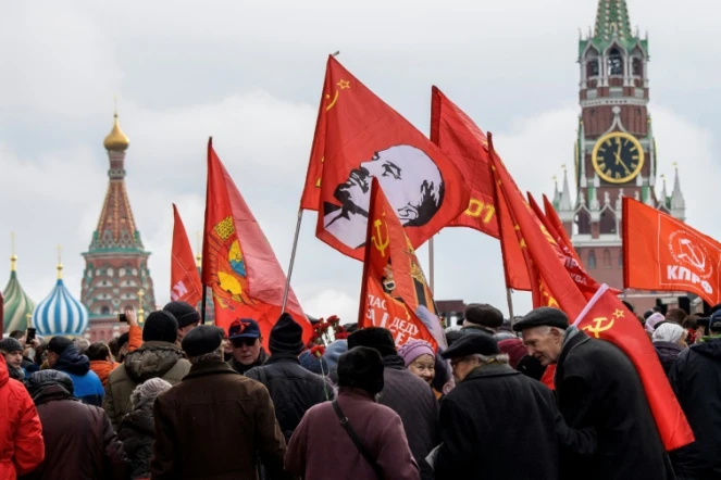 Des communistes russes célèbrent le 5 novembre 2017 à Moscou le 100e anniversaire de la Révolution Bolchévique
