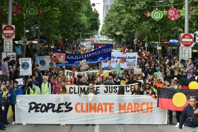 Des dizaines de milliers de personnes participent à la marche en faveur du climat, le 27 novembre 2015 à Melbourne, en Australie 