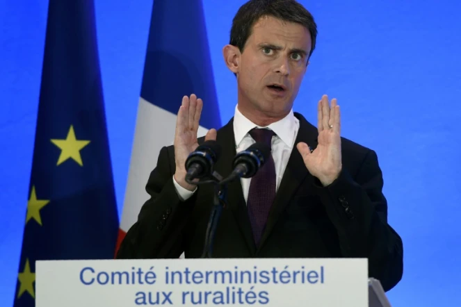 Le Premier ministre français Manuel Valls intervient lors d'une réunion ministérielle à Privas, dans le sud-est de la France, le 20 mai 2016