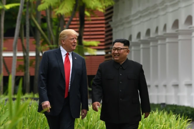 Le leader nord-coréen Kim Jong Un et le président américain Donald Trump à Singapour le 12 juin 2018
