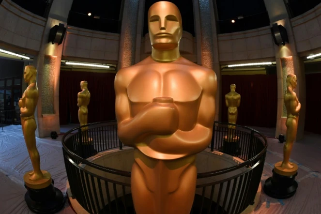 Des statues représentant les Oscars du cinéma, à Hollywood, le 25 février 2017